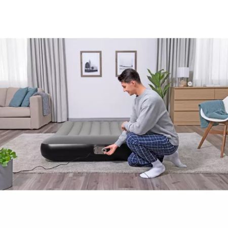 Надувной матрас 137х191х30см с подголовником, встр.насос 220В, до 150кг, Bestway 67462 BW