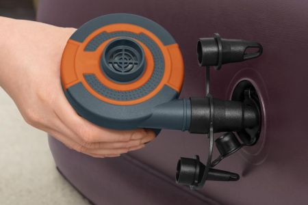 Насос электрический 4.8В на аккумуляторах "Sidewinder" зарядка от USB, 565л/м, 3 насадки в комплекте, Bestway 62155 BW