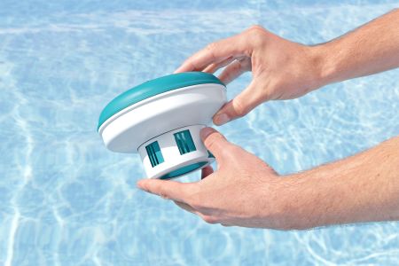 Поплавок-дозатор круглый для химии в таблетках, 16.5 см, Bestway 58769 BW