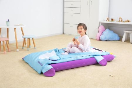 Детский надувной матрас 76х132х10см "Единорог" со спальным мешком, Bestway 68111 BW